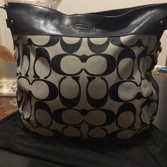 Coach Handbags - Large Coach Hobo bag
